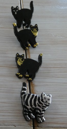 SCHÖNES SET 4 PINS TIERE TIER KATZE LEICHTMETALL ODER HARTPLASTIK? - Bild 5 von 8