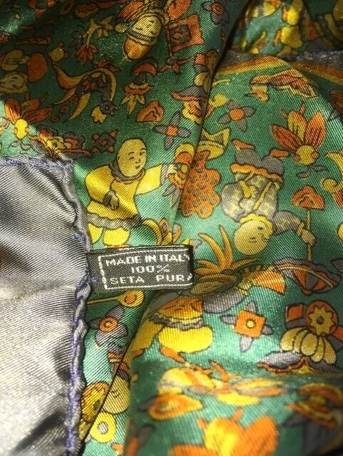 Salvatore Ferragamo Vintage 100% Silk Pocket Square/Kerchief 16 X 16 Asian Theme Foto 4 de 4