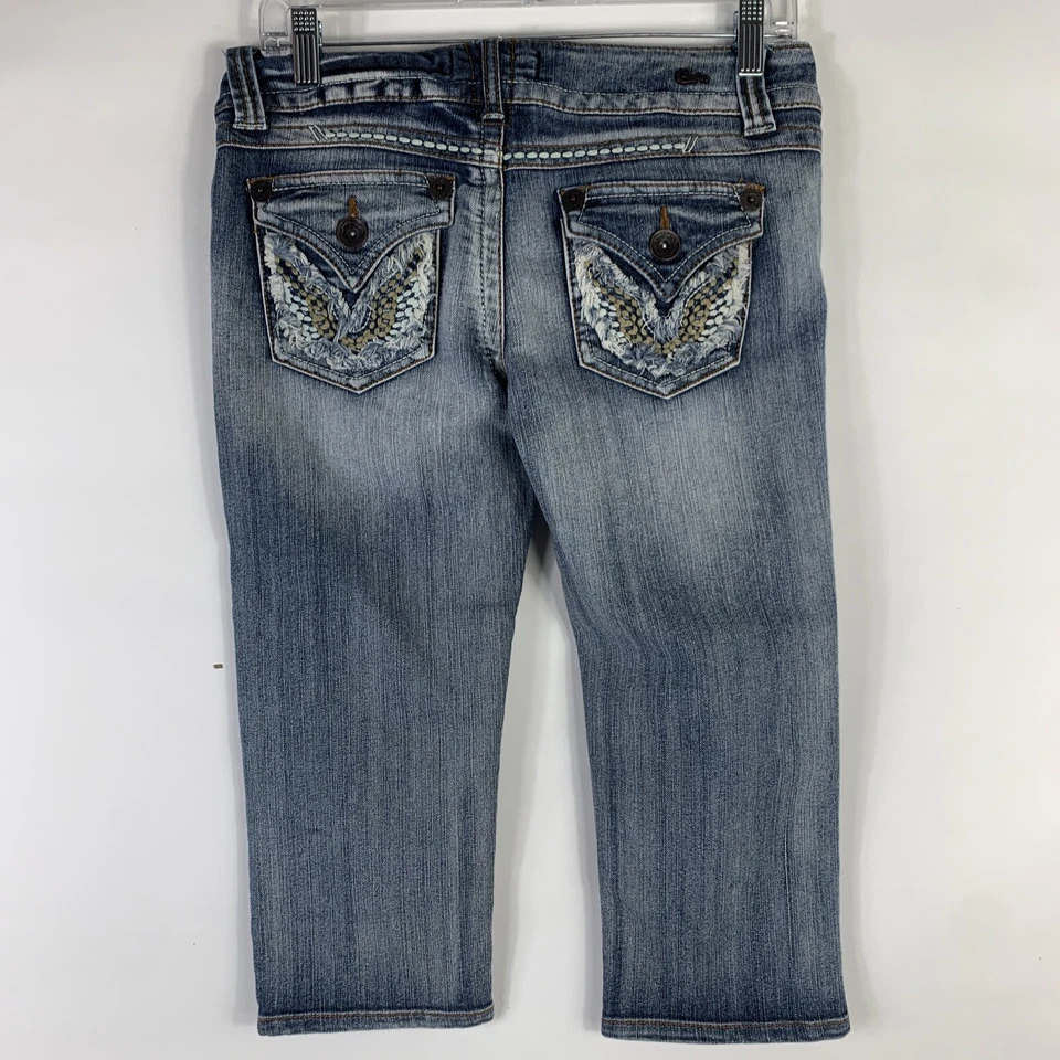 Pantalones Cortos de Jean Candie's Talla 5 Skimmer Hasta la Rodilla Azul Lavado Mediano Tiro Bajo Elastizados Foto 4 de 4