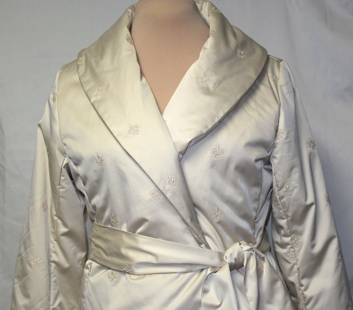POW WOW Ivory Satin PolyFill Shawl Collar Wrap Jacket POW WOW Ivory Satin PolyFill Shawl Collar Wrap Jacket