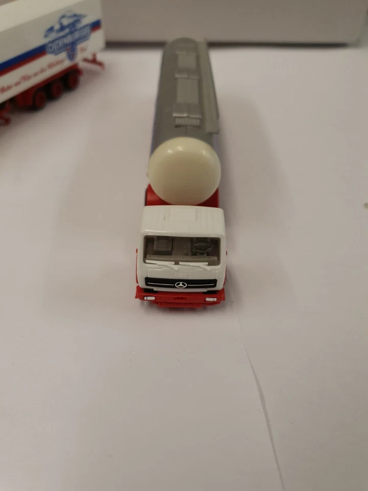 Camión cisterna y refrigerado Herpa Oldenburger queso y mantequilla Foto 3 de 4