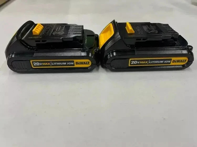 #ad **2 PACK** Genuine DEWALT DCB201 20V Compact 1.5 Ahr Li Ion Battery New $40.99