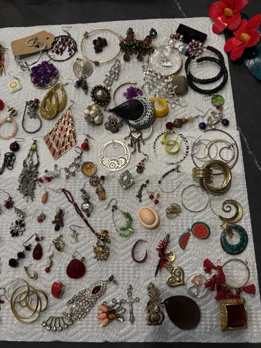 Vintage Modern Costume Jewelry Lot Craft Wear Resell Almost 17 Lbs! READ DETAILS