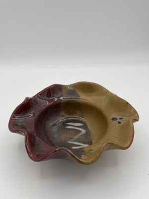 Red Tan Squiggle Dot Abstract Crimped Studio Art Pottery Bowl 7.5 