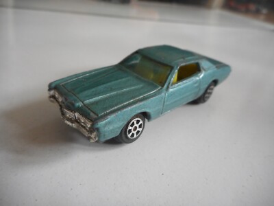 Yatming Ford Thunderbird in Grün