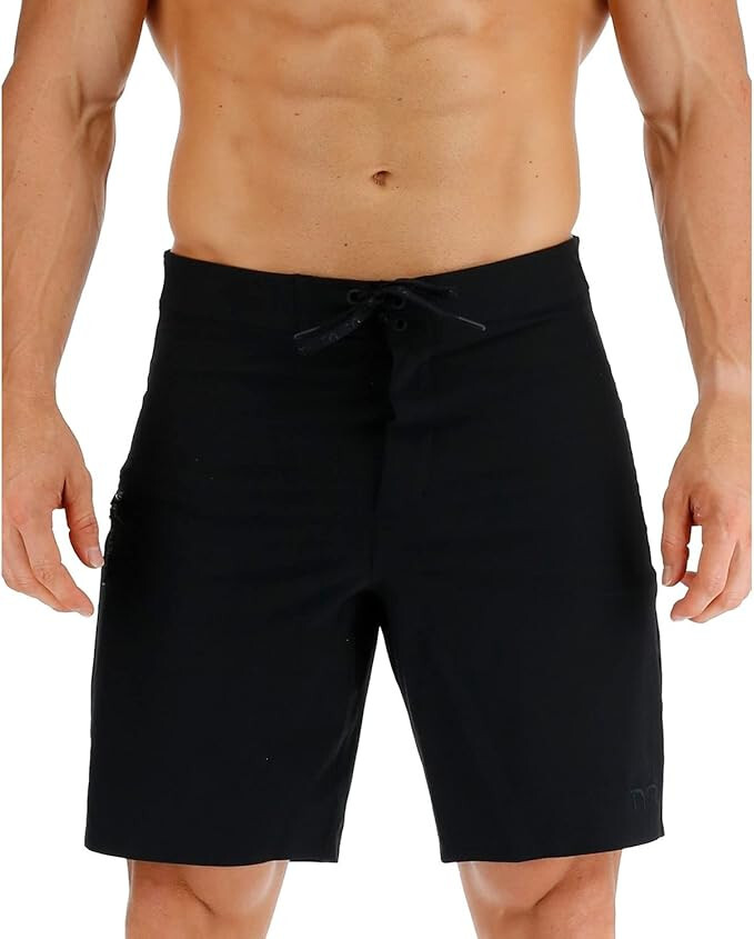 Современные однотонные шорты Mobius от TYR Цвет-черный Размер- 30 7390₽