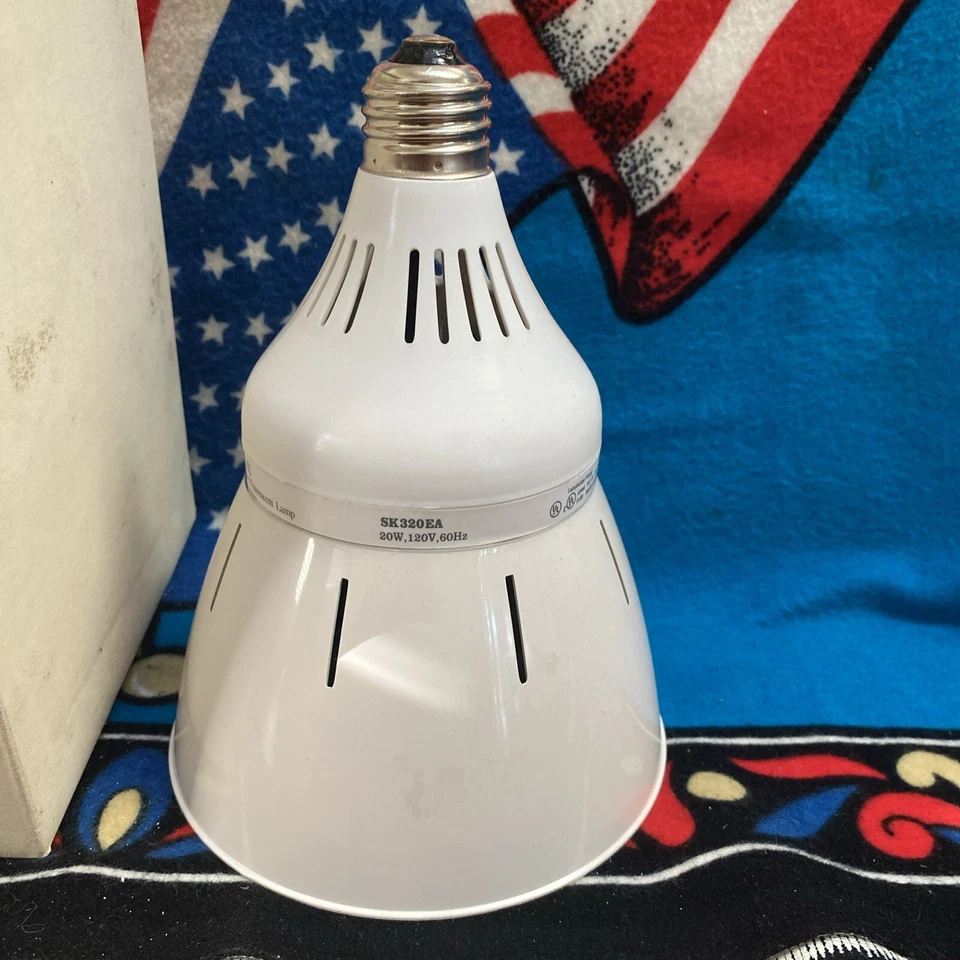 Max Lite R40 Flood Light Bulb Fluorescent Lamp Compact 20w - Image 2 of 4