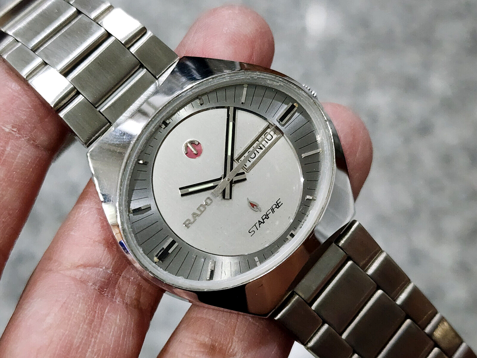 VINTAGE RADO STARFIRE AUTOMATIC STAINLESS STEEL VINTAGE OVAL CASE SILVER DIAL 5