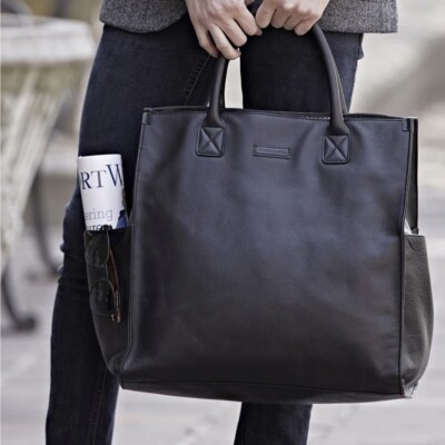 BOB TALL TOTE IN BLACK LEATHER BY BAEKGAARD