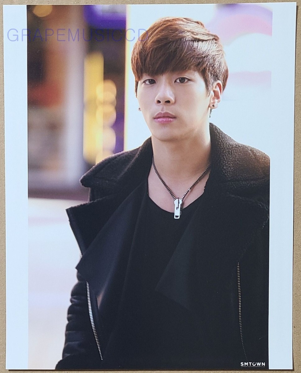 SHINEE JONGHYUN SMTOWN OFFICIAL MD GOODS MINI PHOTO NEW | eBay