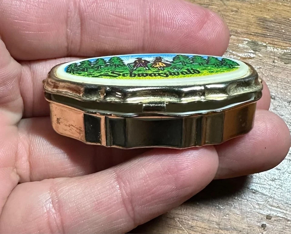 Pastillero vintage Schwarzwald Alemania diseño tono dorado con 2 compartimentos divididos Foto 3 de 3