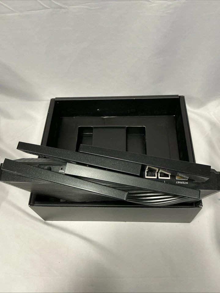 NETGEAR Nighthawk X8 AC5300 Smart WiFi Router No Cable Line - Image 3 of 4