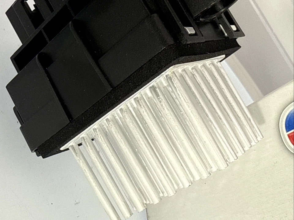 Parte de resistencia del motor soplador HVAC Carquest Premium # RUC1011 Foto 3 de 4