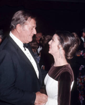 John Wayne And Loretta Young During Cowboy Premiere 1972 OLD PHOTO 2