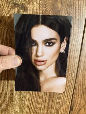 Beautiful Dua Lipa 4 X 6 Color Photo With Top Loader!