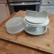 Tupperware Camembert Cheese Keeper with Stand and Cover/Lid Cream/Beige Rare