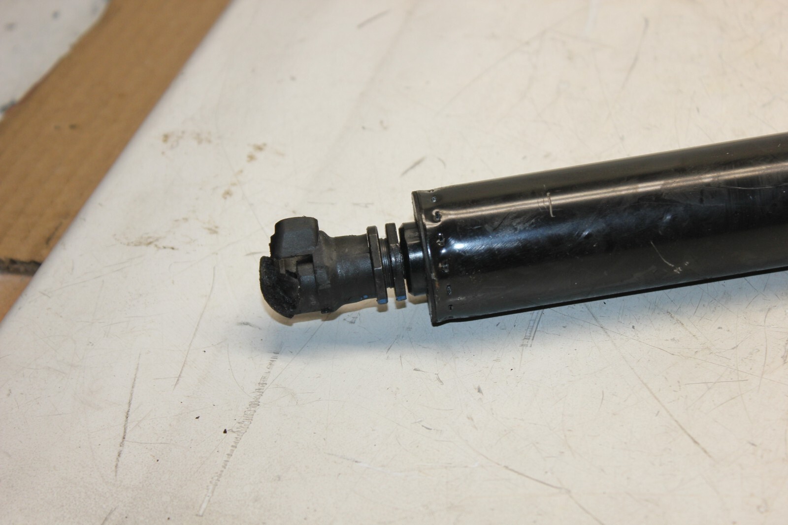 2019-2020 BMW X4 G02 RIGHT SIDE TRUNK OPENING STRUT SHOCK (OT11)