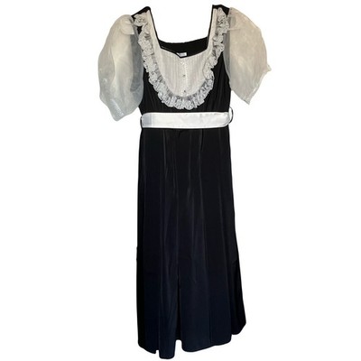 With puji gothic lolita dress
