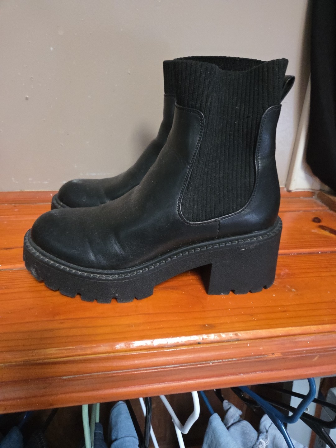 madden girl trus02j1 Slip On Black Faux Leather Booties Witchy Goth Biker 9m