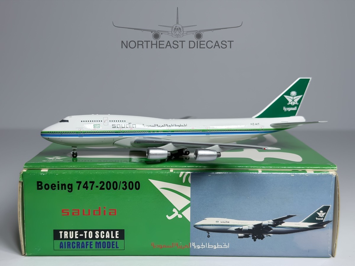 Saudi Arabian Airlines Boeing 747-300 1:400 Blue Box HZ-AIT