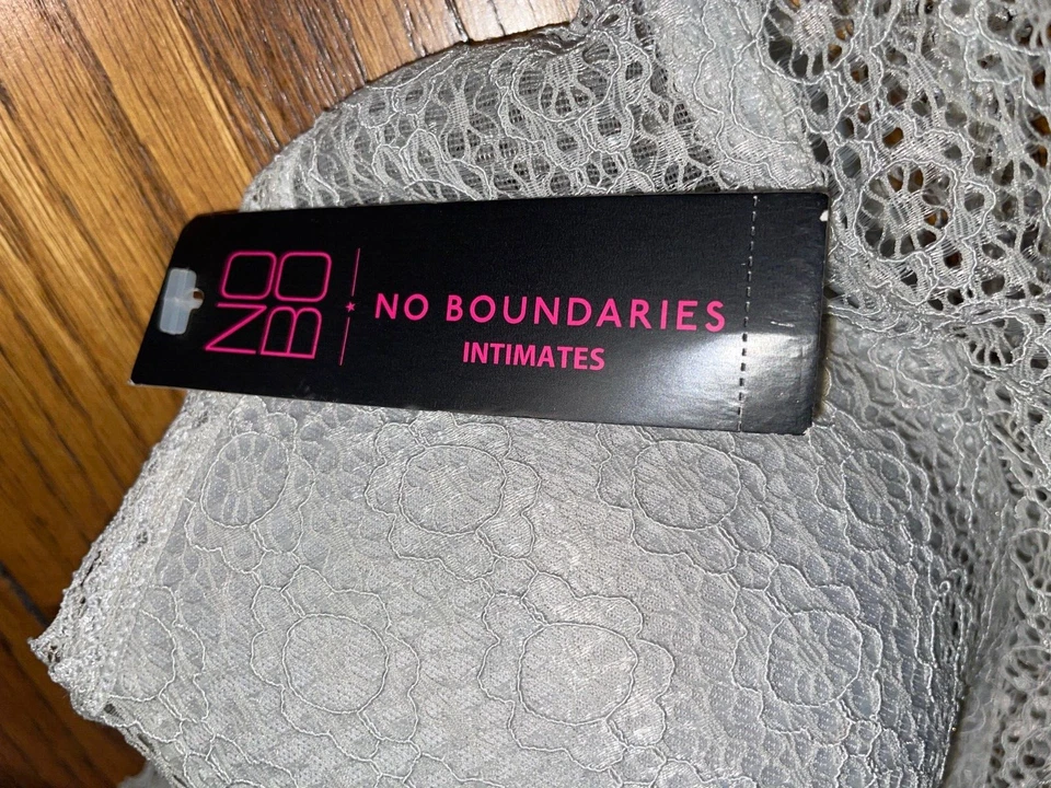 No Boundaries Silver Hi Neck W/Mesh Insert Lace Bralette - Size 34A - New - Image 2 of 4