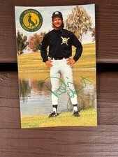 Robin Yount Autographed Photo 8x10 Wisconsin Desert Classic Milwaukee Brewers