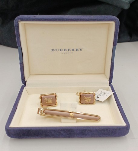 Burberry Cufflink Tie Tweezers Set