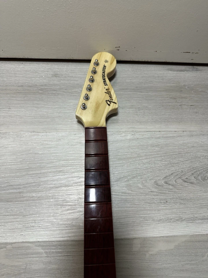 Harmonix Fender Stratocaster Wireless Guitar for Xbox 360 Rock Band No Dongle - Image 3 of 4