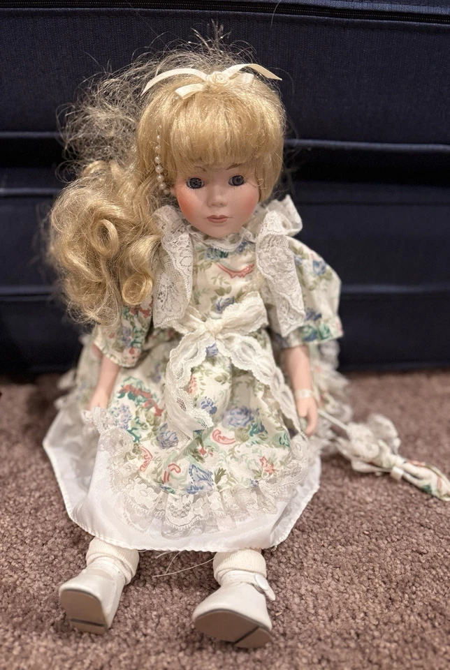 porcelain doll collection of various dolls  - Image 2 of 4