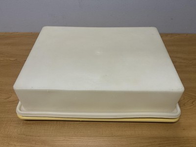 Tupperware Rectangular Cake Carrier White Yellow 15x11 Vintage Retro Lid Storage
