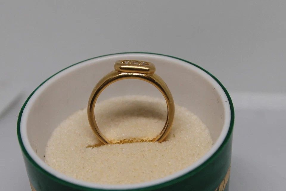 Bague jonc chevalière plateau diamants sur or jaune 18 carats 750 - Photo 3/4