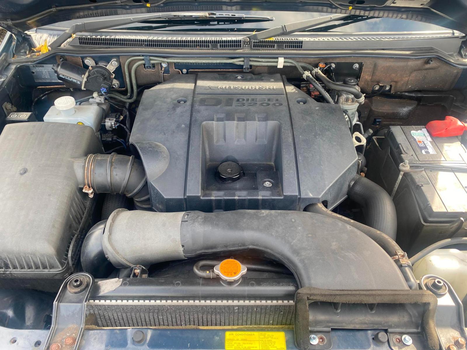 2006 MITSUBISHI SHOGUN 3.2 DID Equippe 3dr SWB 4X4 MANUAL HI LOW AIR