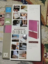 Niv Thinline Reference Bible by Zondervan Staff  please read the description 
