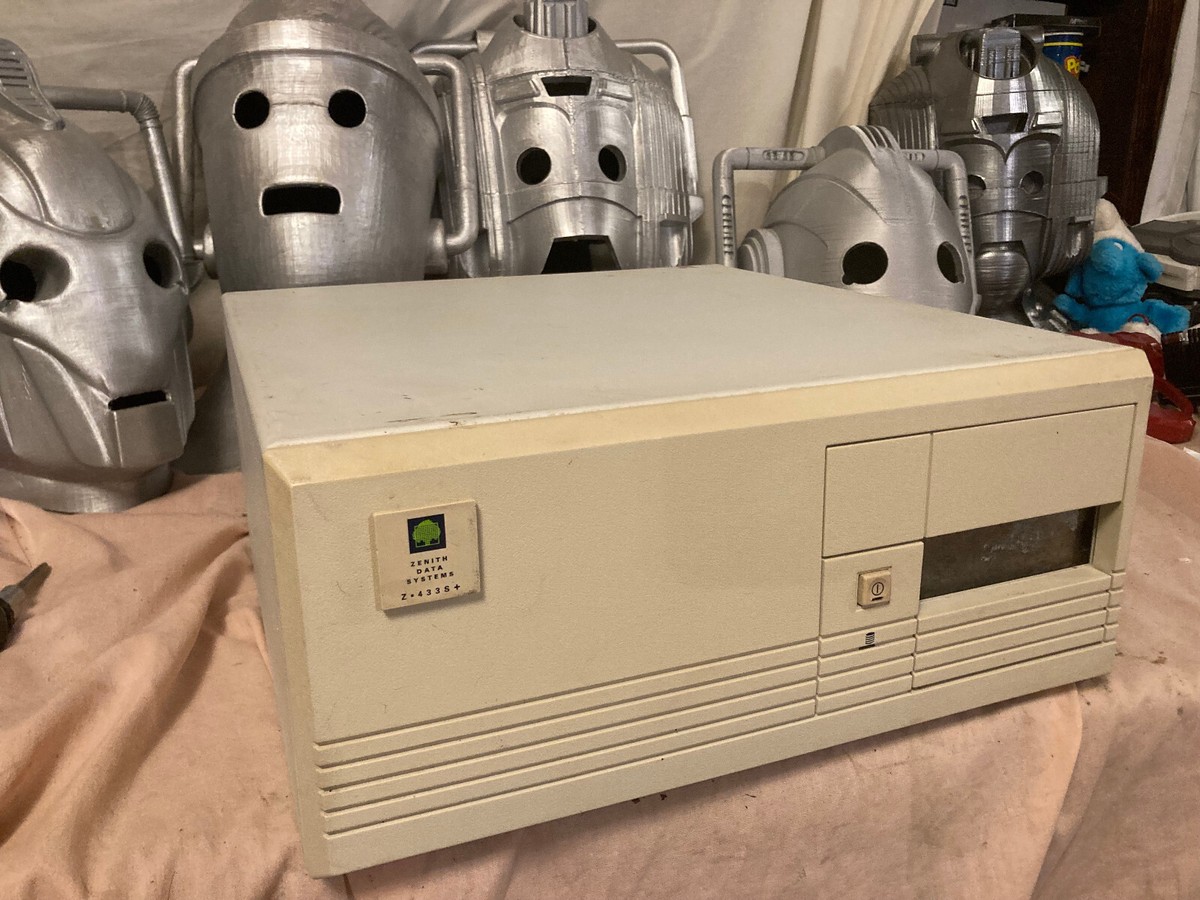 Vintage Zenith Z-433S+ 486 empty case, power supply is bad nice