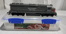 HO Scale Athearn 4182 SP Southern Pacific SD45 Diesel #8803 -powered