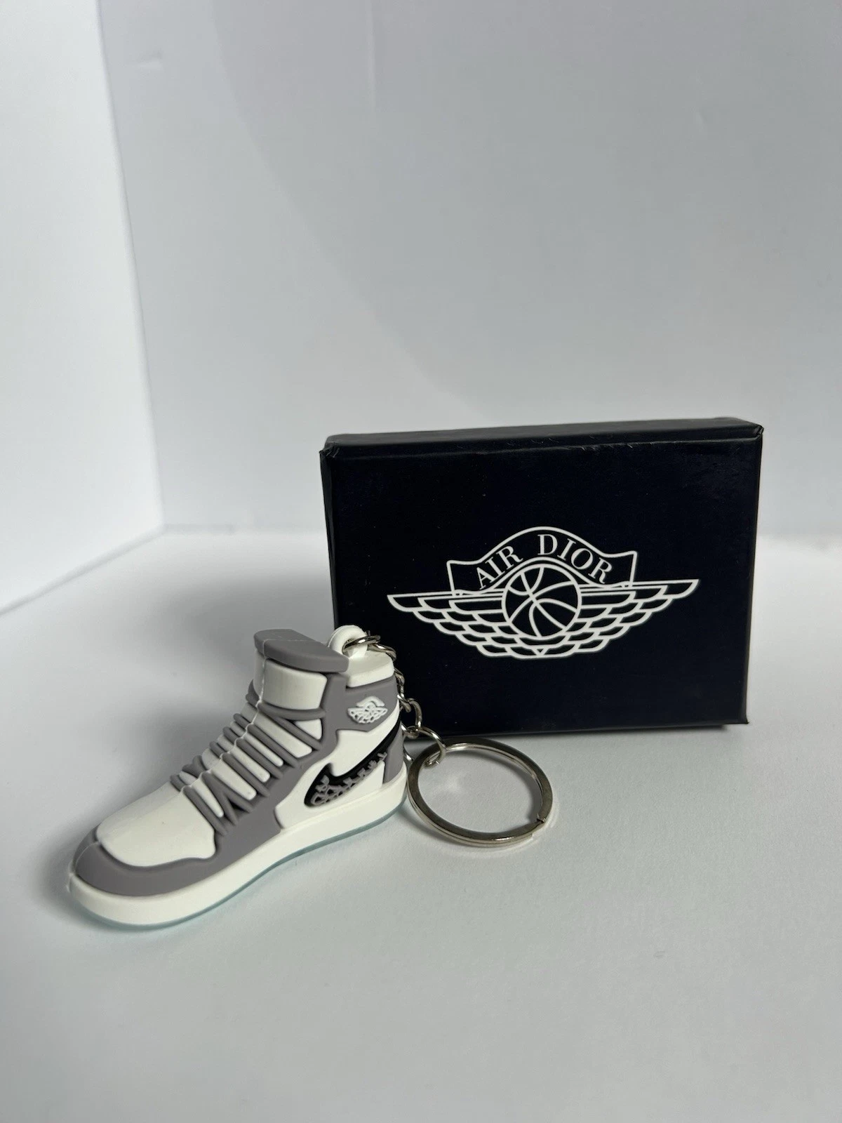 Porte clés chaussure Air Dior (avec boite) 