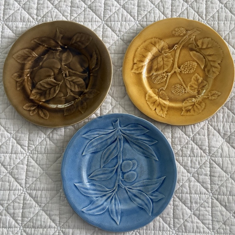 3 Choisy Le Roi Vintage Plates 7 3/4” Great Condition!