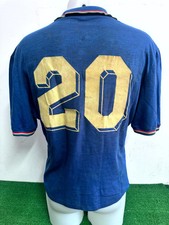 Giacca Sportiva da Calcio Italia 1982 - Specialista in maglie da calcio vintage, maglie retrò e moda retrò Giacca Sportiva da Calcio Italia 1982 - Specialista in maglie da calcio vintage, maglie retrò e moda retrò
