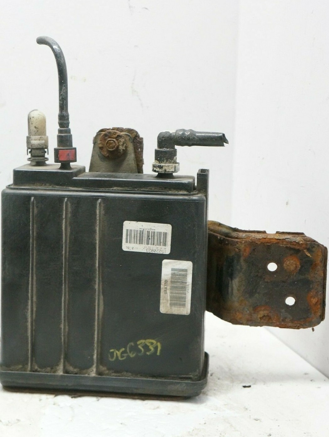 0516 Chevrolet Tahoe Fuel Vapor Evaporator Emission EVAP Canister