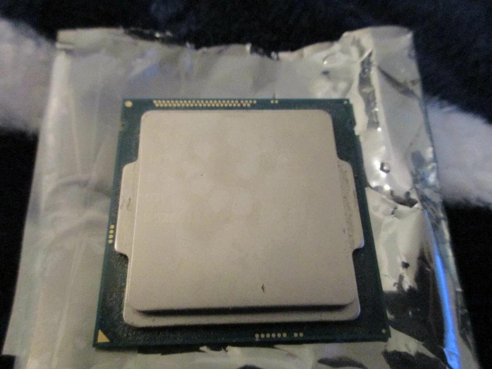 Intel CPU processor G1840 Celeron LGA1150 with original packaging Heatsink Fan  - Image 2 of 4