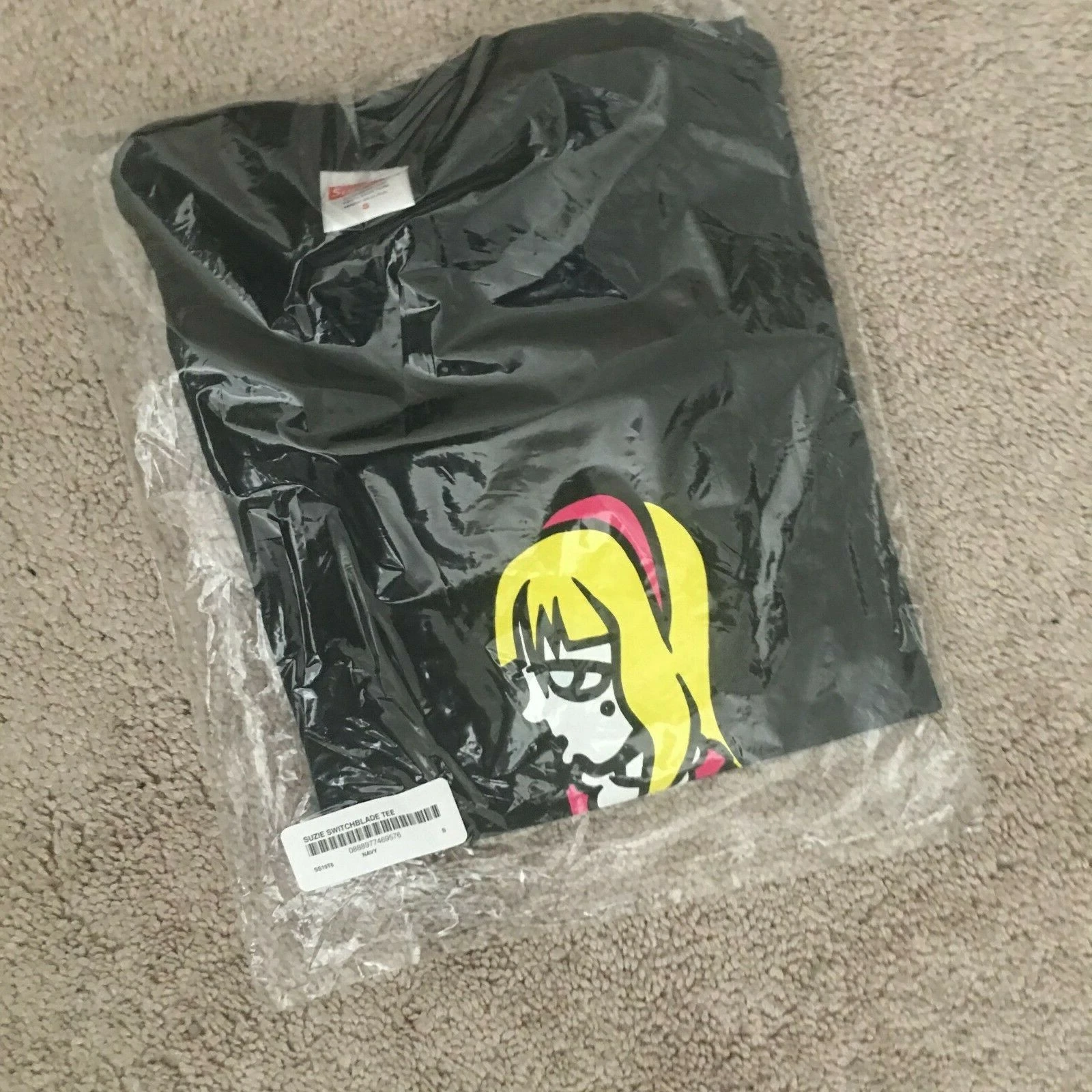 Tee shirt SUPREME Suzie Switchblade PETITE poupée marine Susie Andy Howell RARE NEUF