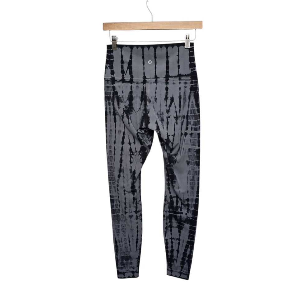 Pantalones Lululemon para mujer 6 negros blancos tie dye tiro alto longitud completa yoga leggings Foto 2 de 4