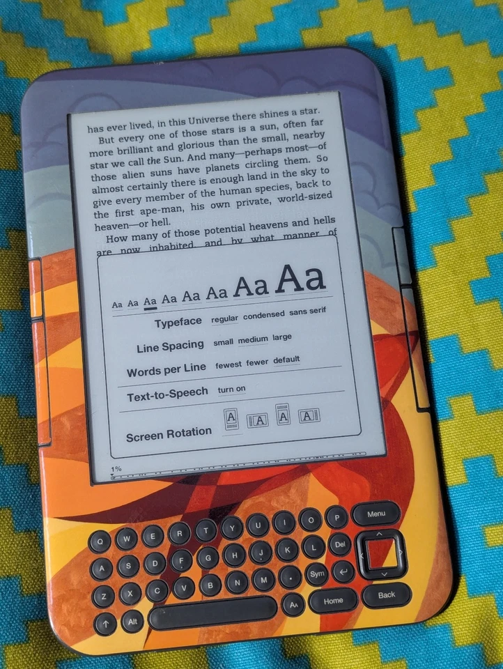 Amazon Kindle Keyboard WiFi - Graphite - 4GB - 3rd Generation eReader - Image 4 of 4