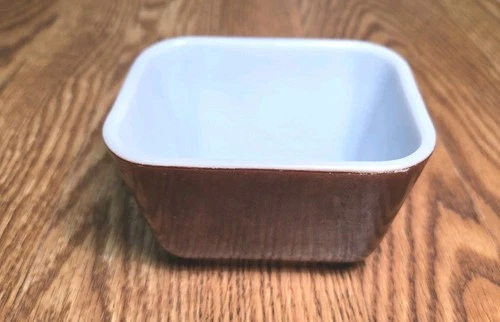Vintage Pyrex 501-B Brown Refrigerator Dish 1.5 Cup USA – No Lid