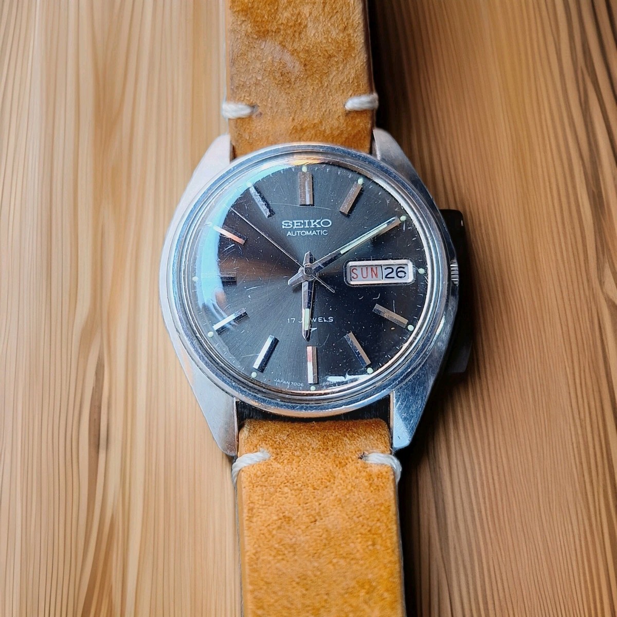 VTG Seiko 7006-8007 Gray Sunburst Dial Watch Day Date Daini KS