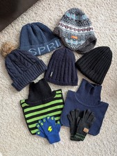 Winter Accessoires Kinder 5 M&uuml;tzen + 2 Schals + 2 Paar Handschuhe