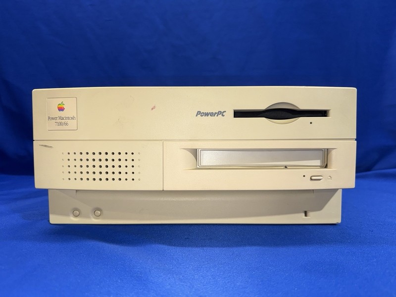 Apple Power Macintosh 7100/66 Computer M2391 w/ Keyboard Mouse No HDD - Turns On