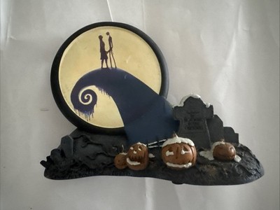 The Nightmare Before Christmas Cemetery Diorama Spiral Hill Jack & Sally NECA