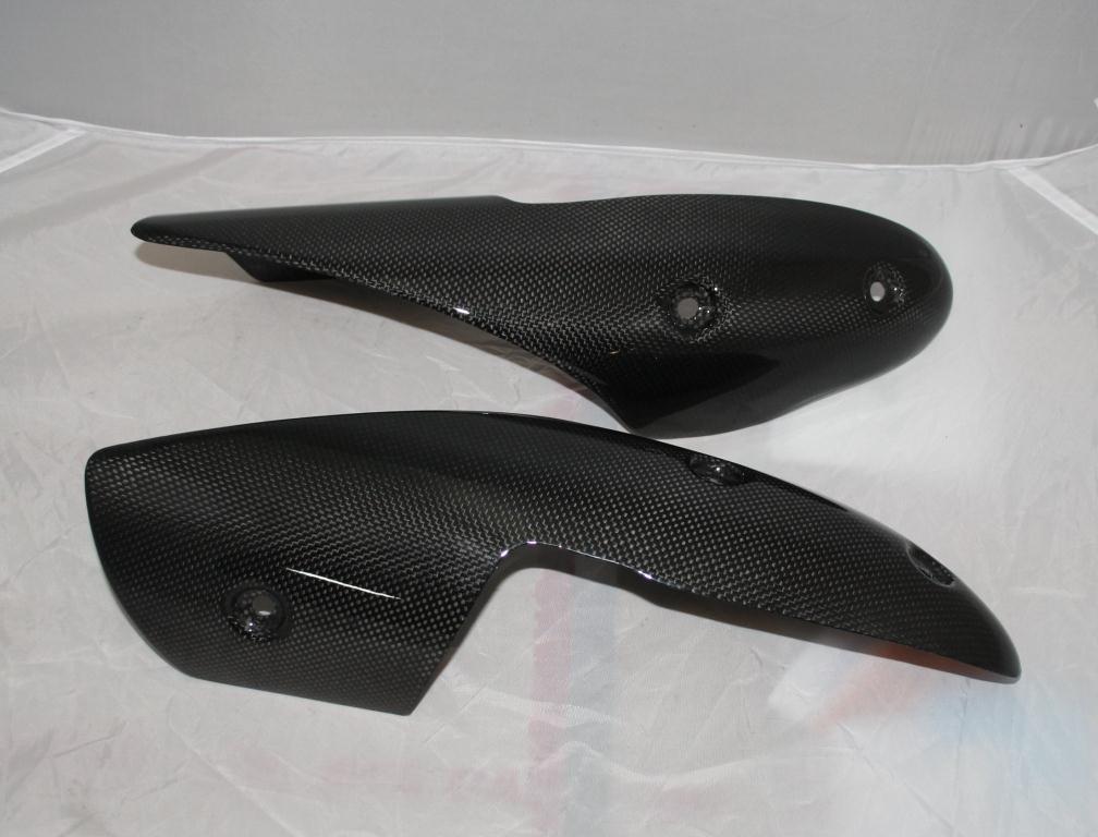 Protection échappement long Ducati Monster 696 carbone brillant pour vos balades