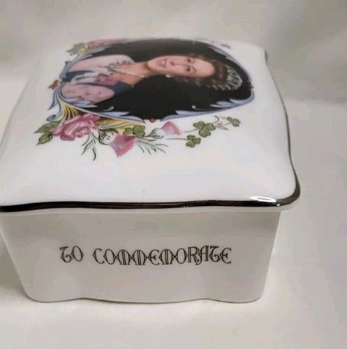 Crown Staffordshire Commemorative Trinket Box – Queen Elizabeth II 1952-1977 - Picture 3 of 7